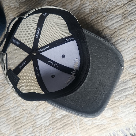 Division cap - Picture 6 of 7